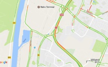 Un camion-citerne de propane couché sur une bretelle de la Sud III : circulation difficile près de Rouen