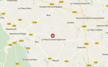 Un tracteur et sa citerne contenant 5000 litres d'engrais se couchent près de Beaumont-le-Roger