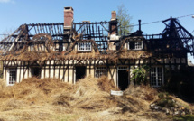 Eure : une chaumière normande détruite dans un incendie qui serait d'origine accidentelle 