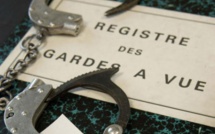 Rouen : arrêtée aux urgences du CHU avec un téléphone portable et une montre volés