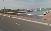 Rouen : le conducteur arrête sa voiture sur le pont et se jette dans la Seine. Il est sauvé par deux témoins 