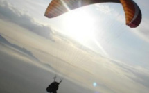 Octeville-sur-Mer : un pilote de parapente chute d'une quarantaine de mètres, il est blessé sérieusement 