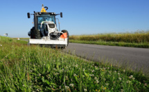 Eure : le car de ramassage scolaire (vide) emboutit un tracteur qui fauchait sur le bas-côté de la route 