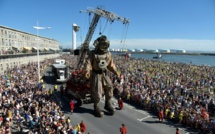 Plus de 300 000 spectateurs dans les rues du Havre pour admirer les géants de Royal de Luxe