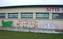 Bernay : les tagueurs arrêtés devront nettoyer les murs badigeonnés de leurs victimes