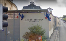 Maison centrale de Poissy : un détenu met le feu à sa literie, deux autres blessent des surveillants 