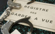Coignières : le conjoint violent est maîtrisé à l'aide d'un pistolet à impulsion électrique