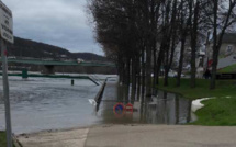 Inondations dans l'Eure : 16 communes privées d'eau potable ce mardi soir et routes toujours fermées