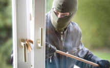 Meulan-en-Yvelines : les deux jeunes étaient en train de forcer le volet d’une maison à l’arrivée de la police