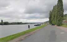 Seine-Maritime : une péniche s'enflamme mystérieusement en pleine nuit à Amfreville-la-Mi-Voie