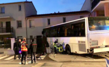 Yvelines : la conductrice confond l’accélérateur avec le frein, le bus éventre la façade d’une maison !