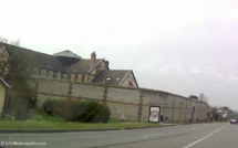 Évreux : les colis destinés à être  « parachutés » dans la prison contenaient de la viande et de la drogue 