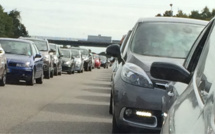 Neuf véhicules impliqués dans un carambolage sur l’A13 à Épône : bouchon de 6 km vers Mantes 