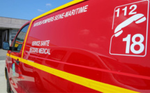 Un poids lourd se couche dans un rond-point à Port-Jérôme : le conducteur légèrement blessé 