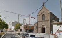 Deux voleurs en culottes courtes dérobent les offrandes dans une église du Havre