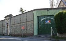 Interpellés en train de parachuter des "chaussettes" par-dessus le mur de la prison d'Evreux