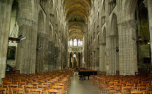 Rouen : tout nu dans la cathédrale, il est interpellé et conduit à l’hôpital psychiatrique 