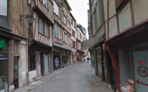 Rouen : une femme se fait arracher son collier, l’auteur du vol et un complice arrêtés 