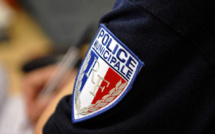 Des bijoux, des vases et des bouteilles de vin dérobés par des faux policiers à Juziers (Yvelines) 