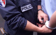 Deux policiers blessés par un mari excité à Aubergenville (Yvelines)