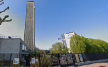La tour des Archives à Rouen illuminée en hommage aux treize soldats tués au Mali