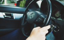 Un chauffeur VTC se fait voler sa voiture par quatre hommes armés, aux Clayes-sous-Bois (Yvelines)