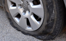 Les pneus de 15 véhicules lacérés à Versailles (Yvelines) : réveillon en garde à vue pour le vandale