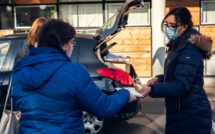 Eure  : distribution de masques "en drive" aux 4 400 assistantes maternelles du département