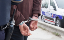 Yvelines : deux policiers blessés lors d'une interpellation pour détention de stupéfiants à Gargenville 