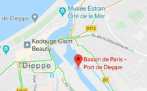 Seine-Maritime : un bateau de plaisance sombre dans le bassin de Paris à Dieppe 
