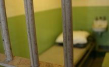 Yvelines : il met le feu à son matelas après la découverte de 19 téléphones dans sa cellule  