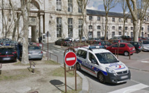 Yvelines : son scooter placé en fourrière, il menace de mort les policiers de Versailles