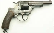 Arrêté à la gare de Rouen avec un revolver chargé de six cartouches à la ceinture !