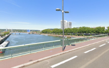 Rouen : les sapeurs-pompiers à la recherche d'un homme tombé dans la Seine depuis le pont Jeanne-d'Arc 