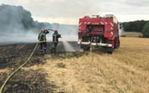 5 hectares de chaume et des round-ballers brûlés à Lignerolles dans l'Eure