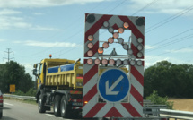 Un poids-lourd percute un camion de balisage et prend feu sur l'autoroute A13, dans l'Eure
