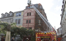Un appartement totalement embrasé par un incendie en centre-ville de Rouen