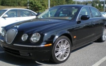 Le voleur de Jaguar trop désinvolte était recherché par la justice