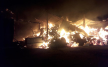 Un incendie ravage un hangar agricole ce matin à Thil-Manneville, en Seine-Maritime 