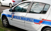 Évreux : il fait des doigts d’honneur et montre ses fesses aux policiers municipaux 