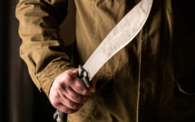 Une machette et une dague de combat dans le gilet tactique du perturbateur arrêté à Rouen 