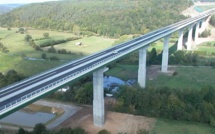 Suicide sur l'A28 dans l'Eure : Un automobiliste arrête sa voiture et se jette du viaduc de Brionne