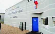 Au Havre, dix interpellations et quatre policiers blessés par des perturbateurs