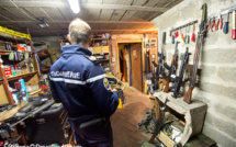 Plusieurs centaines d'armes saisies en France : 44 suspects en garde à vue depuis ce matin