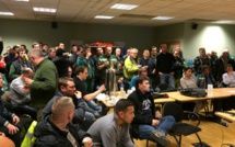 Un informaticien, "séquestré" sur le site UPM-Kymmene, blessé en escaladant un portillon