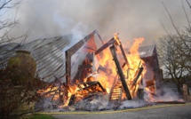 Spectaculaire incendie à Richebourg : un désastre pour l'entreprise "Origines"