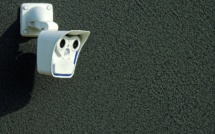 Grâce a la vidéosurveillance, il repère deux cambrioleurs en train de fouiller son domicile à Rouen 