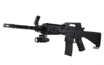 Seine-Maritime. Le canon de l'arme de guerre (factice) dépassait du sac à dos...