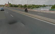 Yvelines : le poids-lourd percute un trottoir, 400 litres de gasoil sur le pont de Chatou 
