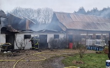 Au Tilleul, près d’Étretat, un bâtiment agricole ravagé par les flammes et une habitation touchée